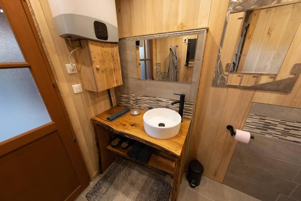 La Cabane Des Colibris Rieupeyroux  外观 照片